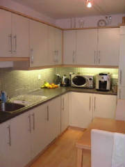 flat_kitchen.jpg