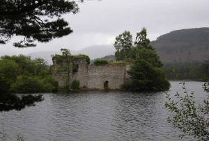 scotland_day6_lochcastle.jpg