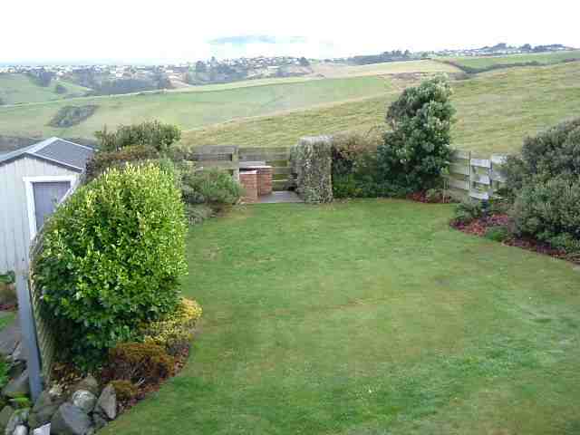 nz_back_garden.jpg