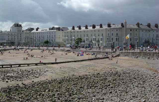 wales_lladudno_beach.jpg